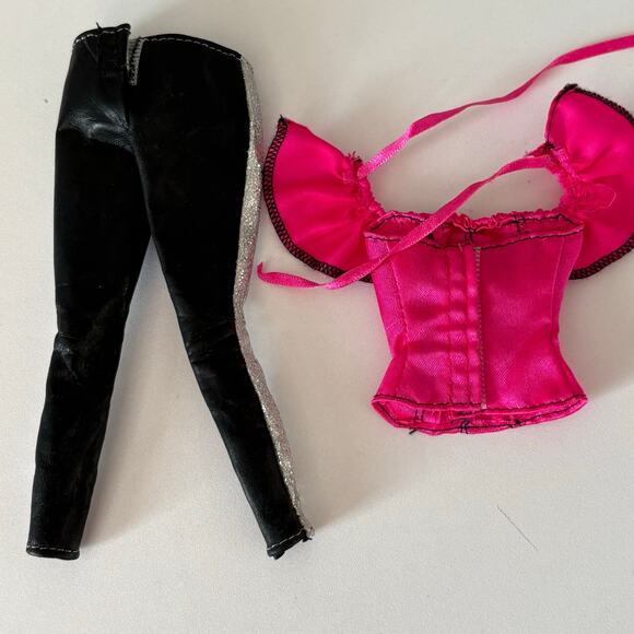 Mattel Barbie Fashionistas Raquelle Doll 2011 Replacement Outfit NO Doll - Picture 2 of 4